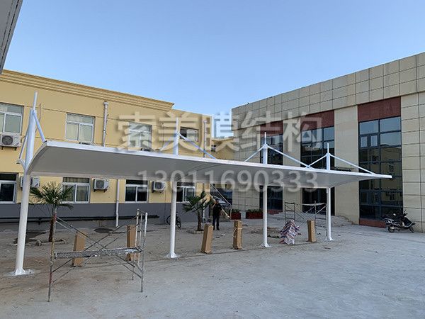 膜結(jié)構(gòu)車(chē)棚